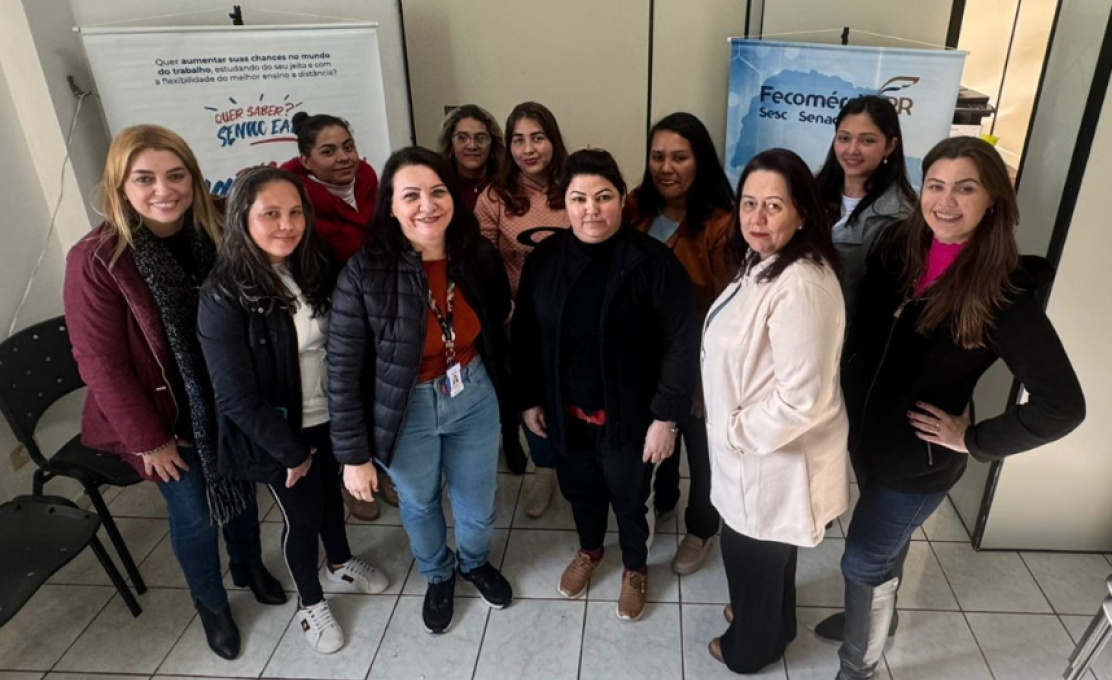 MODELAGEM E HENNA PARA SOBRANCELHAS!