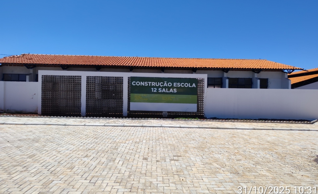 Depois de oito anos de espera, o sonho da nova Escola de 12 Salas está se tornando realidade !