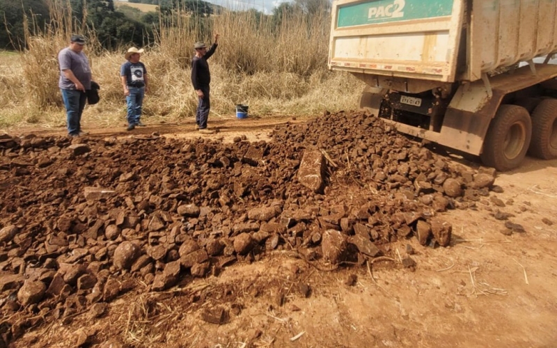 MAIS OBRAS NAS ESTRADAS RURAIS