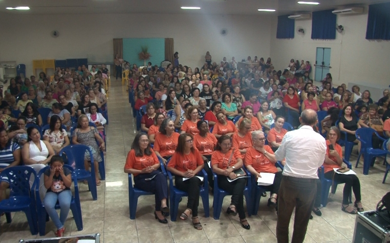 Uma noite especial para as mulheres de Santa Tereza do Oeste aconteceu ontem a noite, no clube do vovô.