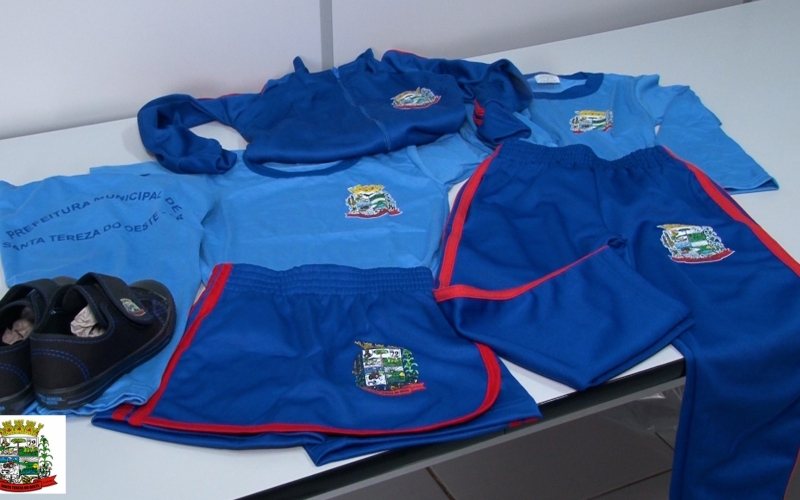 Prefeitura de Santa Tereza do Oeste através do Prefeto kabelo fará a entrega dos uniformes na próxima.