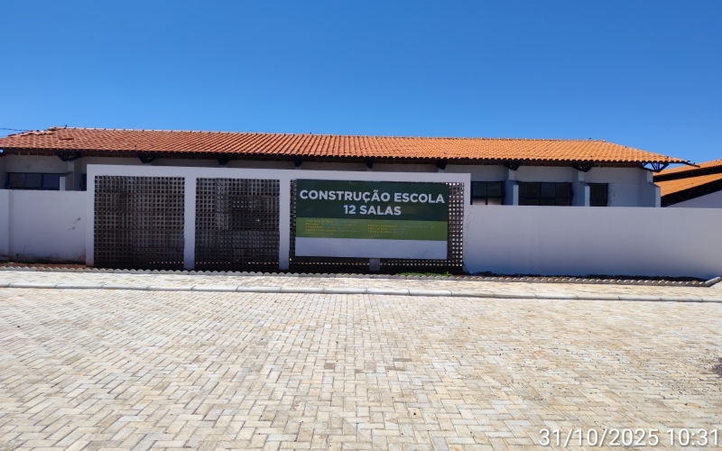 Depois de oito anos de espera, o sonho da nova Escola de 12 Salas está se tornando realidade !